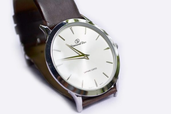 Reloj masculino Dior con diamantes